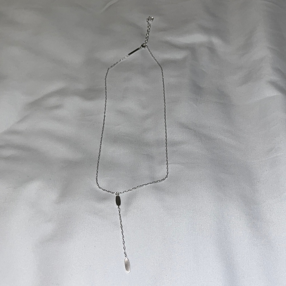 Kendra Scott necklace with drop in silver. Dust bag not included